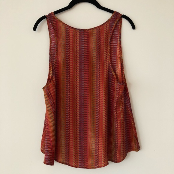 Cropped Tank - Picture 4 of 4